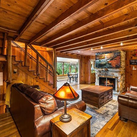 Whiskey Ridge Lodge, A Restored 1940S Gem, 2 Mins From Downtown, Breathtaking City Views, Custom Game Room, And Spacious Elegance Gatlinburg Zewnętrze zdjęcie