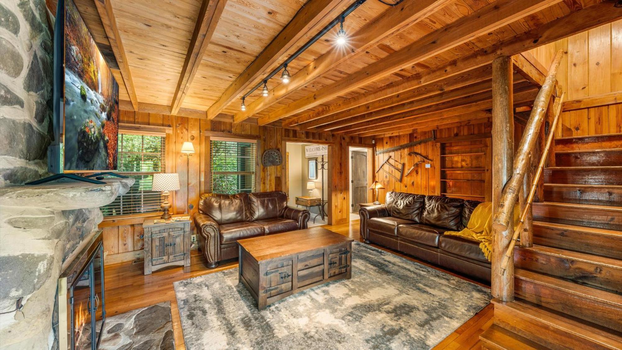 Whiskey Ridge Lodge, A Restored 1940S Gem, 2 Mins From Downtown, Breathtaking City Views, Custom Game Room, And Spacious Elegance Gatlinburg Zewnętrze zdjęcie