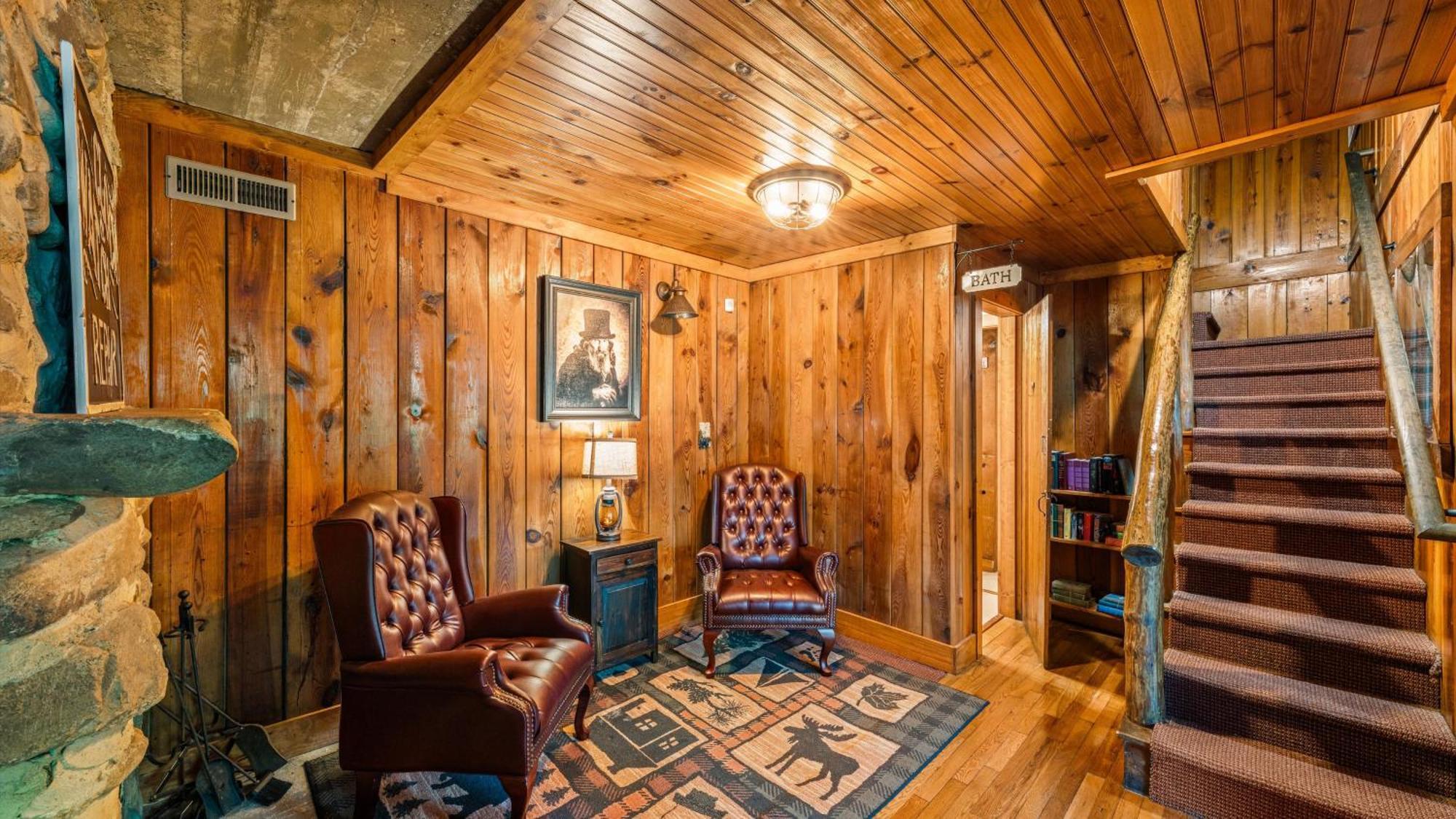 Whiskey Ridge Lodge, A Restored 1940S Gem, 2 Mins From Downtown, Breathtaking City Views, Custom Game Room, And Spacious Elegance Gatlinburg Zewnętrze zdjęcie