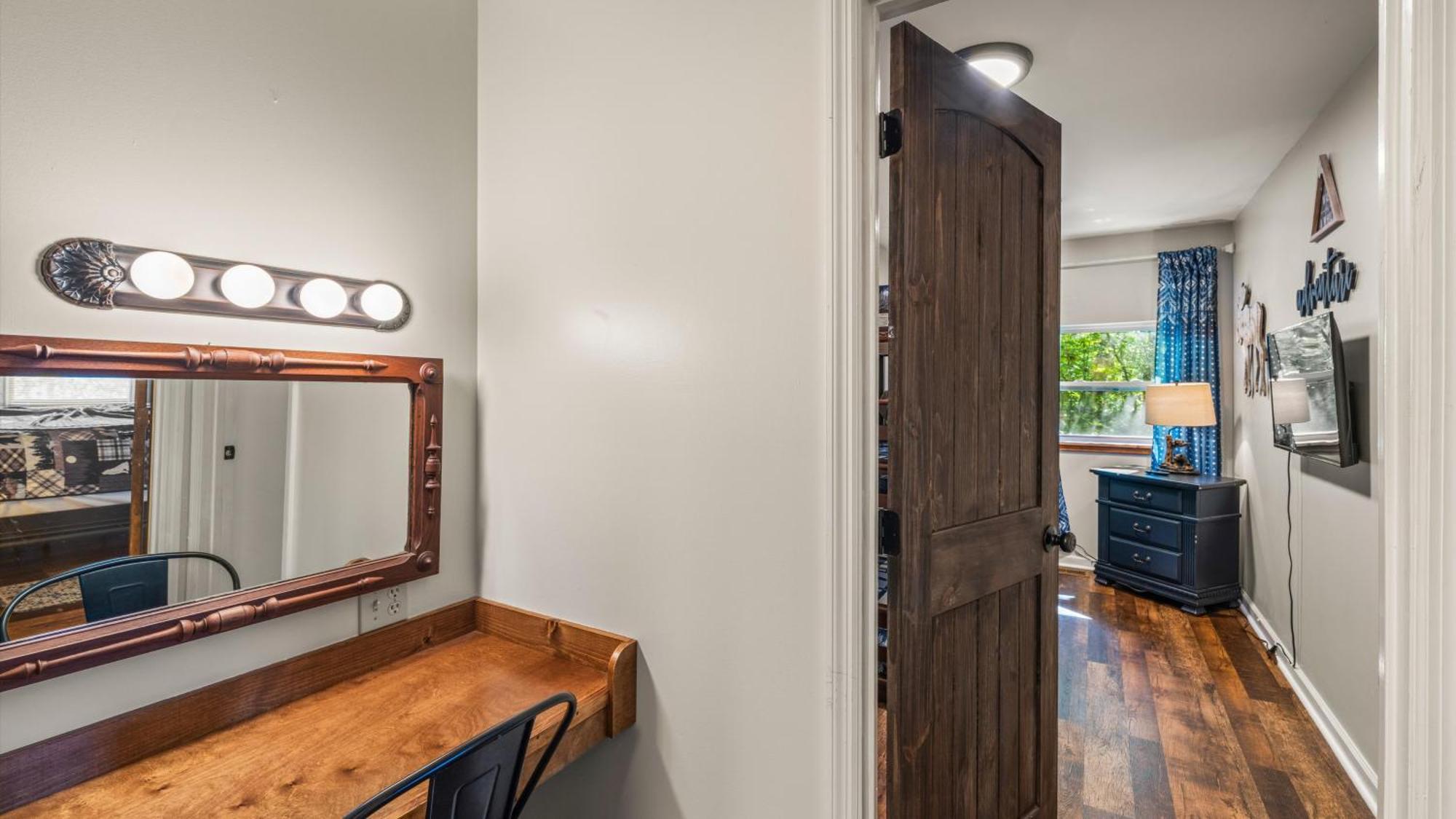 Whiskey Ridge Lodge, A Restored 1940S Gem, 2 Mins From Downtown, Breathtaking City Views, Custom Game Room, And Spacious Elegance Gatlinburg Zewnętrze zdjęcie