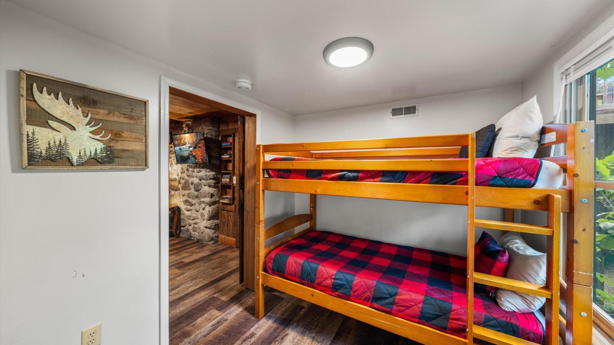 Whiskey Ridge Lodge, A Restored 1940S Gem, 2 Mins From Downtown, Breathtaking City Views, Custom Game Room, And Spacious Elegance Gatlinburg Zewnętrze zdjęcie