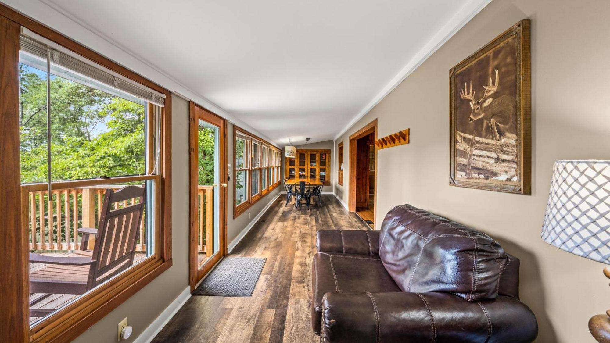 Whiskey Ridge Lodge, A Restored 1940S Gem, 2 Mins From Downtown, Breathtaking City Views, Custom Game Room, And Spacious Elegance Gatlinburg Zewnętrze zdjęcie