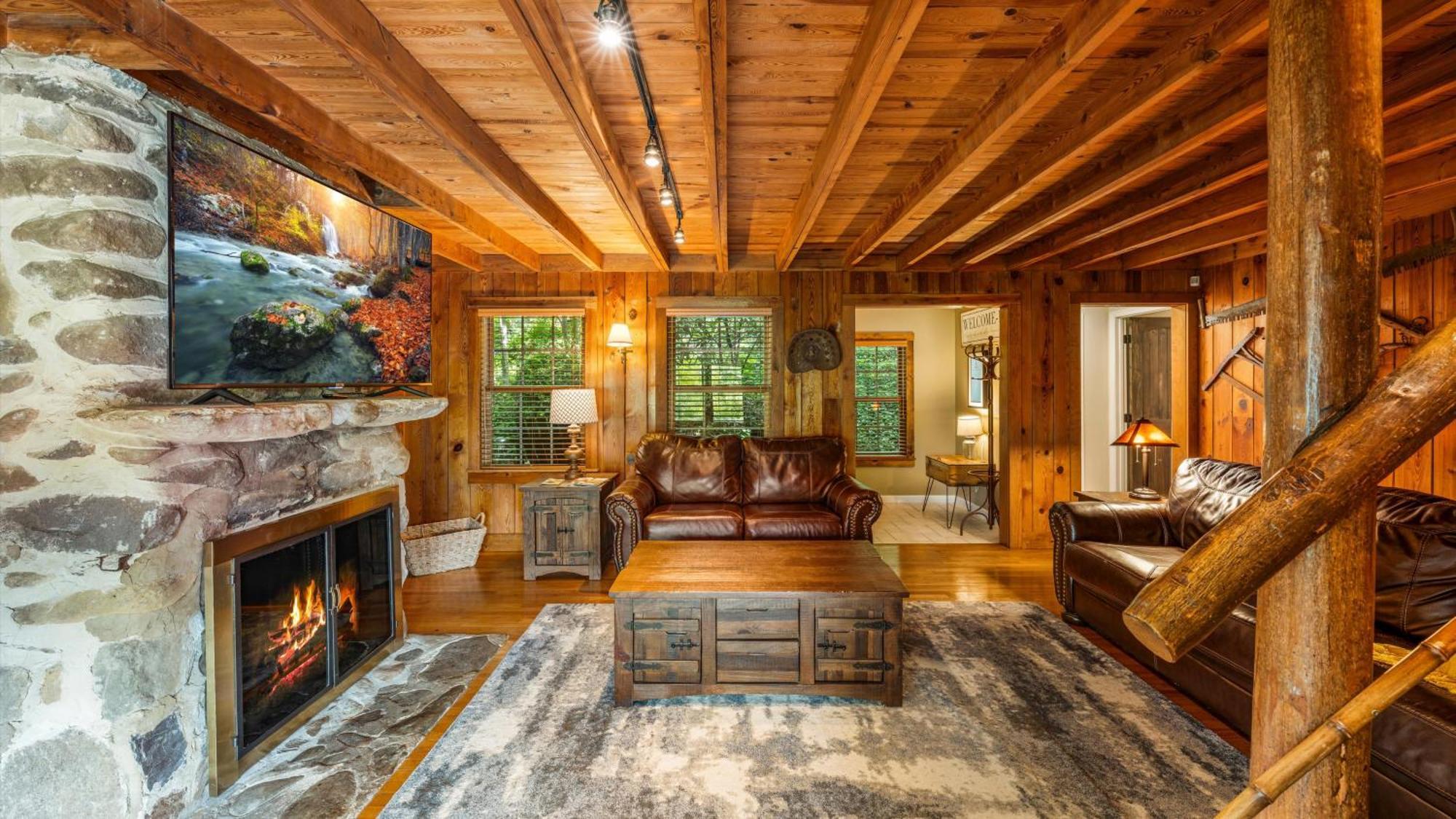 Whiskey Ridge Lodge, A Restored 1940S Gem, 2 Mins From Downtown, Breathtaking City Views, Custom Game Room, And Spacious Elegance Gatlinburg Zewnętrze zdjęcie