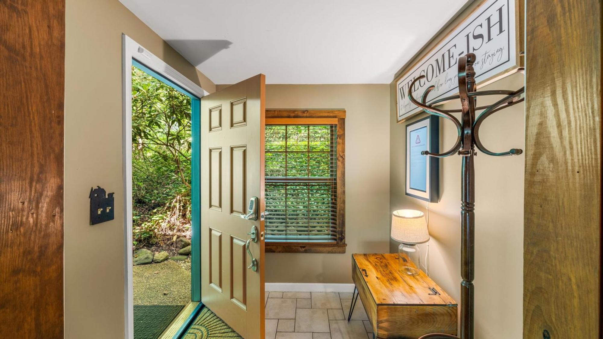 Whiskey Ridge Lodge, A Restored 1940S Gem, 2 Mins From Downtown, Breathtaking City Views, Custom Game Room, And Spacious Elegance Gatlinburg Zewnętrze zdjęcie
