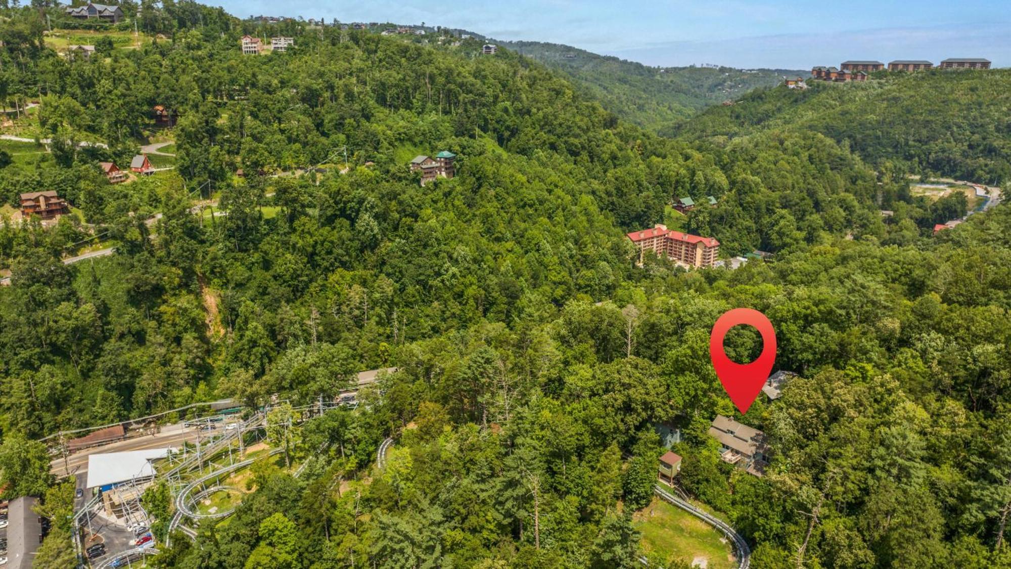 Whiskey Ridge Lodge, A Restored 1940S Gem, 2 Mins From Downtown, Breathtaking City Views, Custom Game Room, And Spacious Elegance Gatlinburg Zewnętrze zdjęcie