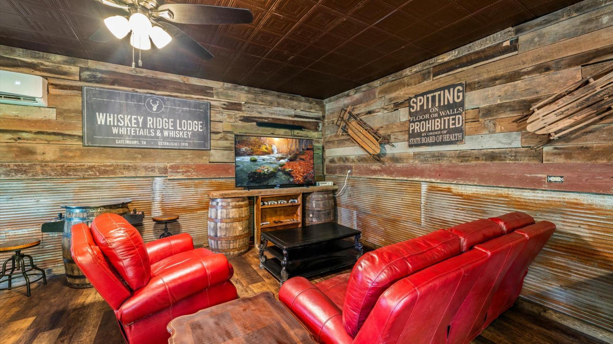 Whiskey Ridge Lodge, A Restored 1940S Gem, 2 Mins From Downtown, Breathtaking City Views, Custom Game Room, And Spacious Elegance Gatlinburg Zewnętrze zdjęcie