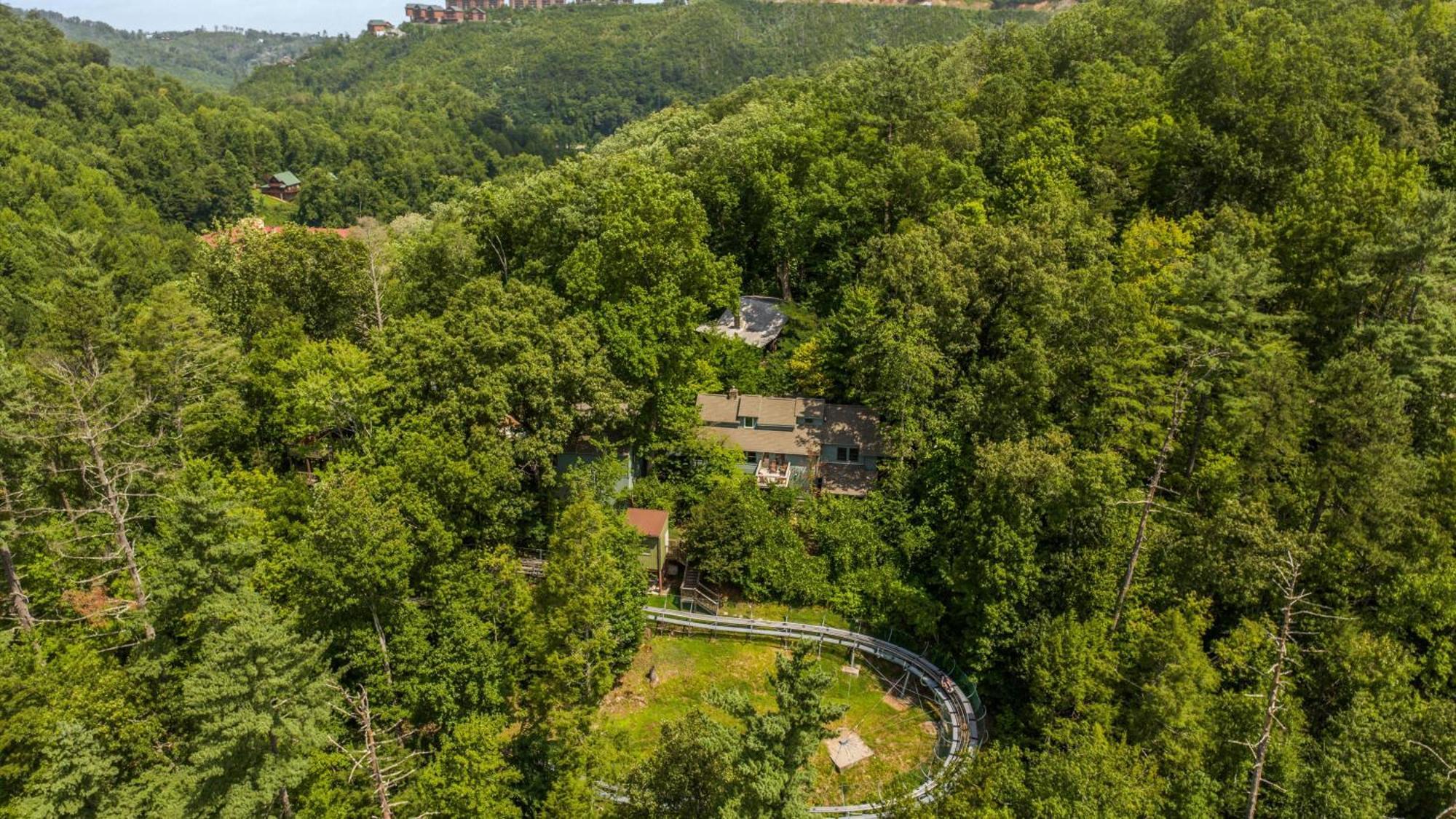 Whiskey Ridge Lodge, A Restored 1940S Gem, 2 Mins From Downtown, Breathtaking City Views, Custom Game Room, And Spacious Elegance Gatlinburg Zewnętrze zdjęcie