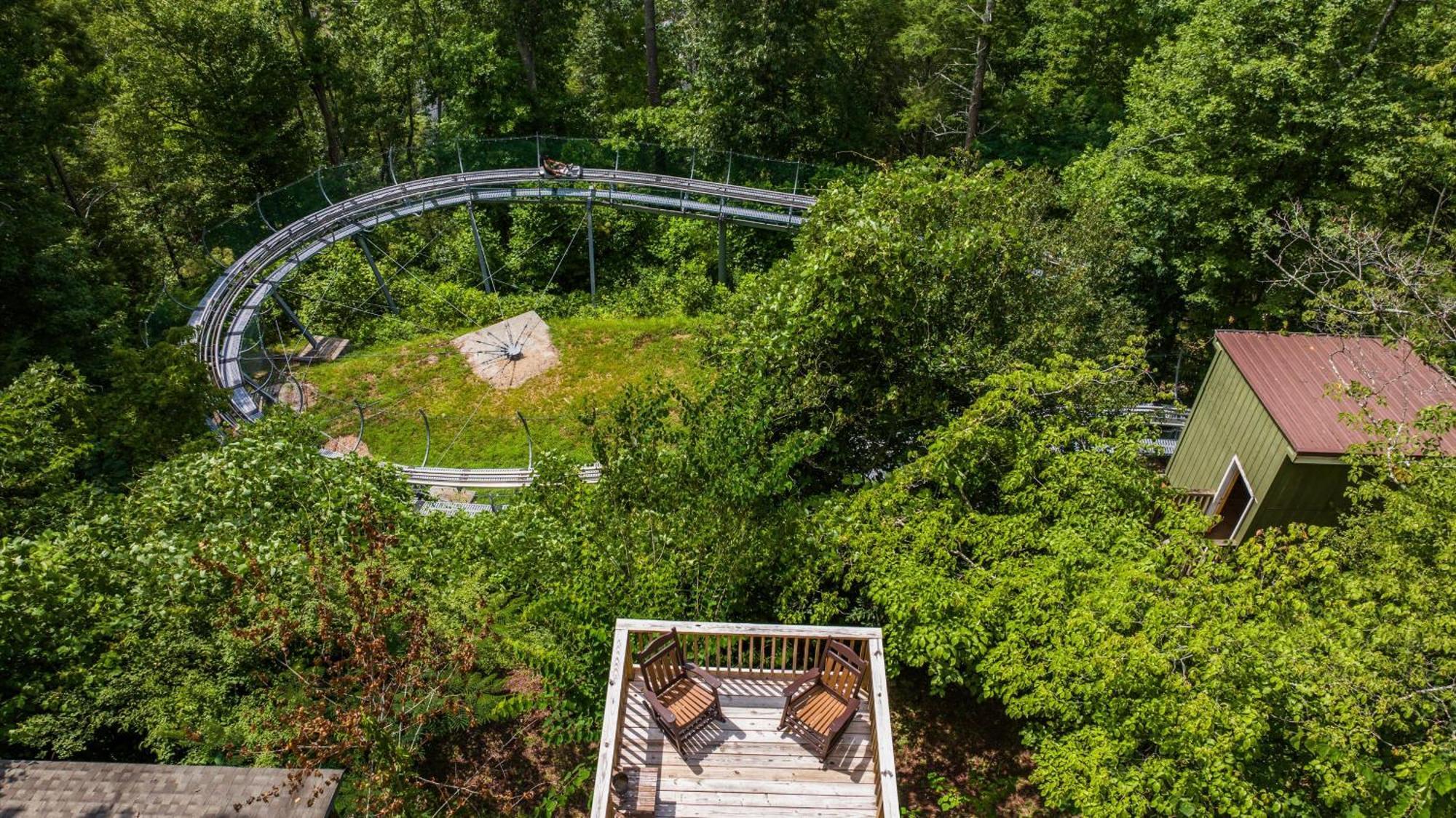 Whiskey Ridge Lodge, A Restored 1940S Gem, 2 Mins From Downtown, Breathtaking City Views, Custom Game Room, And Spacious Elegance Gatlinburg Zewnętrze zdjęcie